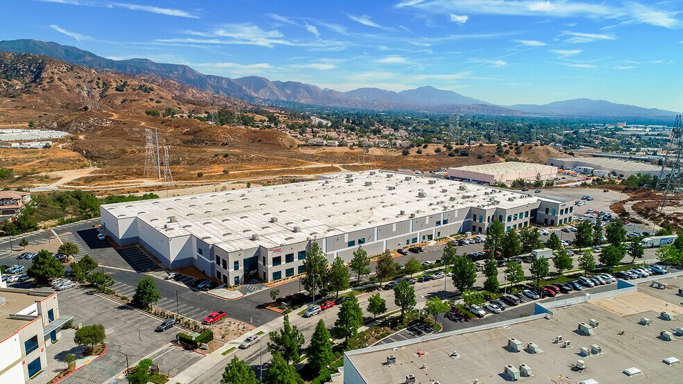 More Photos Of 13949 Balboa Blvd, Sylmar Warehouse For Lease