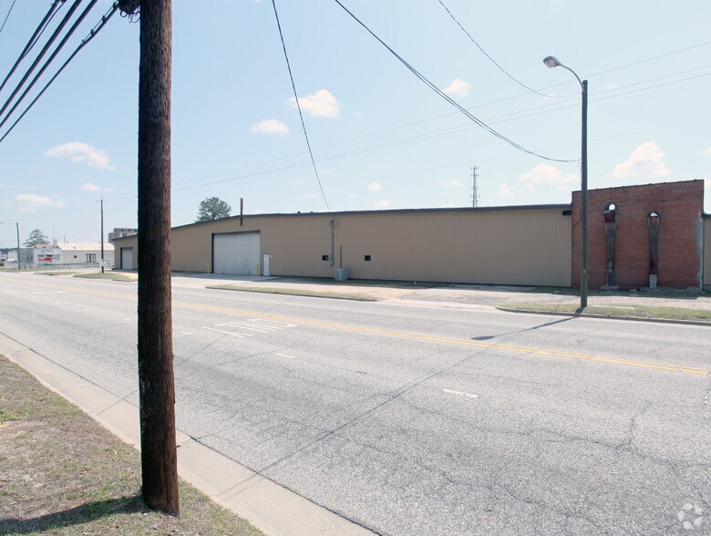 More Photos Of 2402 Fayetteville Rd, Lumberton Warehouse For Sale