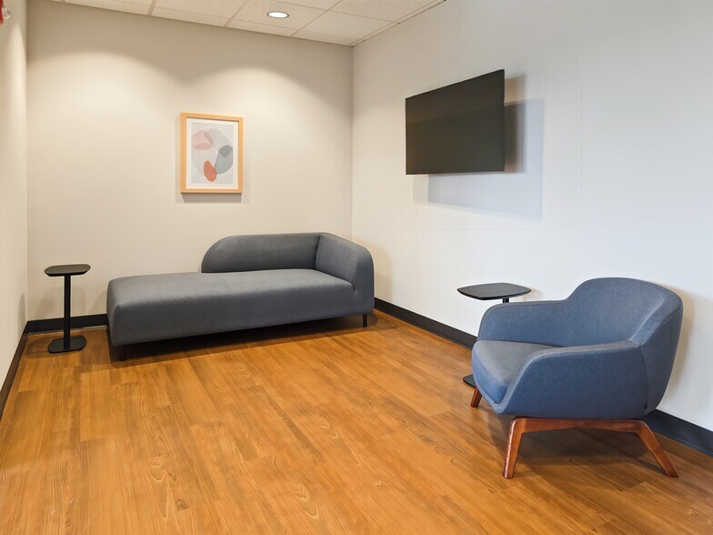 More Photos Of 354 Newnan Crossing Byp, Newnan Coworking Space