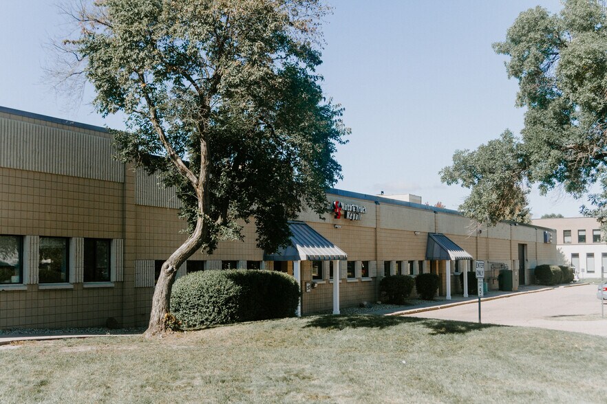 More Photos Of 7900-7928 Kerber Blvd, Chanhassen Flex For Lease