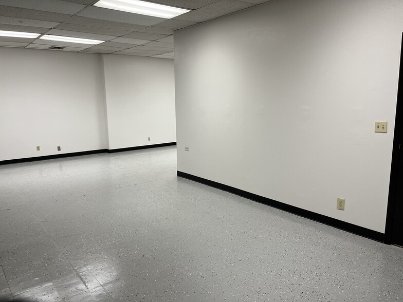 More Photos Of 477 Roland Way, Oakland Warehouse For Lease