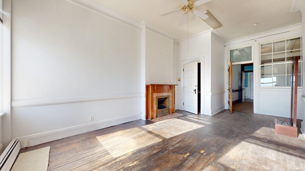 More Photos Of 42 W Main St, Riverhead Storefront Retail Office For Lease