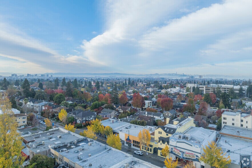 More Photos Of 2974-2980 College Ave, Berkeley Apartments For Lease