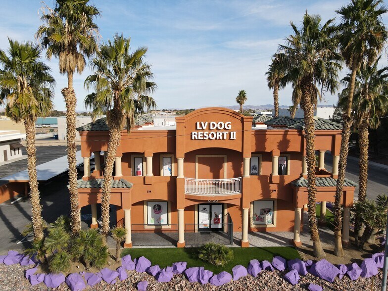 More Photos Of 6188 S Sandhill Rd, Las Vegas Veterinarian Kennel For Sale