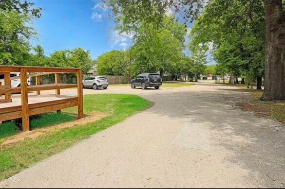 More Photos Of 135 E Denman Ave, Lufkin Flex For Sale