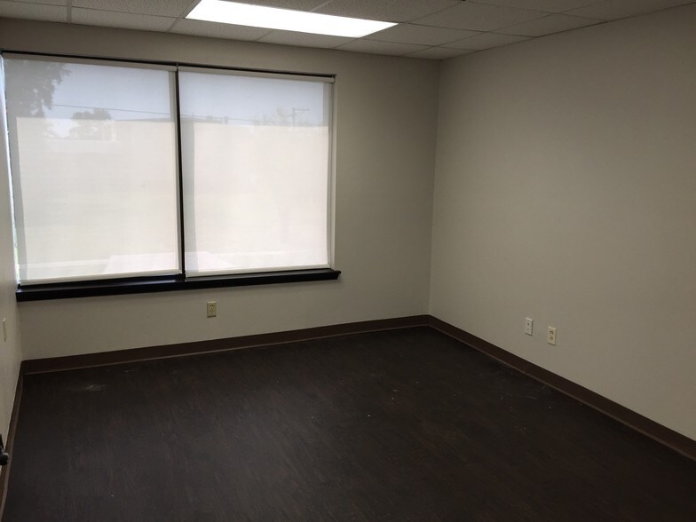 More Photos Of 1818 S New Braunfels Ave, San Antonio Medical For Lease