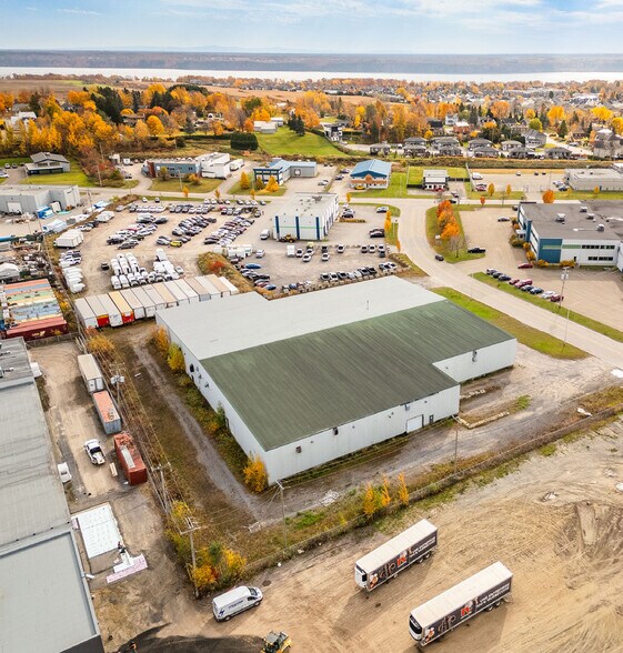 More Photos Of 121 Rue De Naples, Saint-Augustin-de-Desmaures Warehouse For Lease