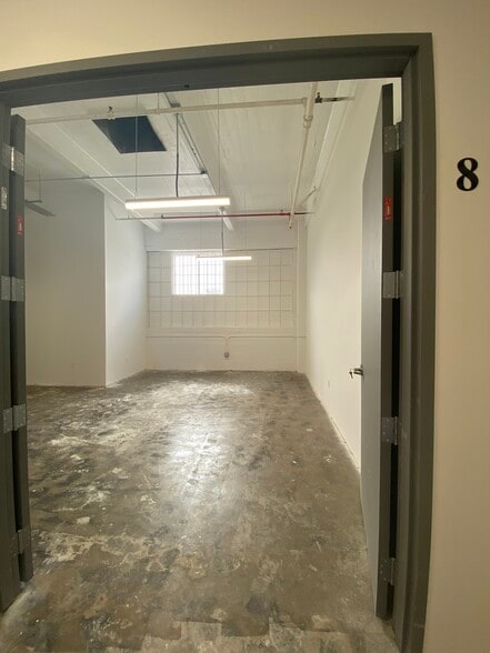 More Photos Of 901 E 31st St, Los Angeles Manufacturing For Lease