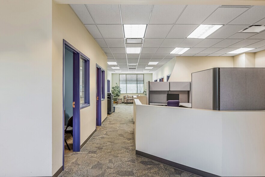 More Photos Of 2115 Lexington Rd, Louisville Office For Sale