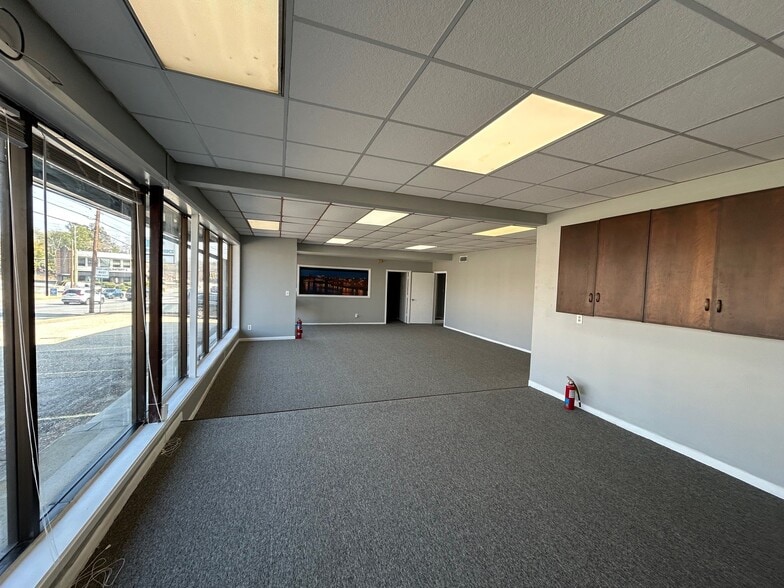 More Photos Of 1200 13th St, Columbus Office For Lease