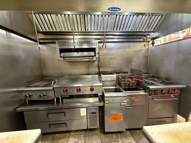 More Photos Of 109 E Corpening Ave, La Mesa Restaurant For Sale