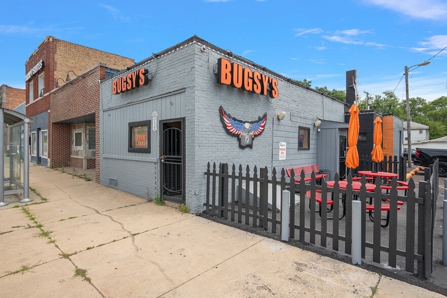 More Photos Of 4489 Broadway, Gary Bar For Sale