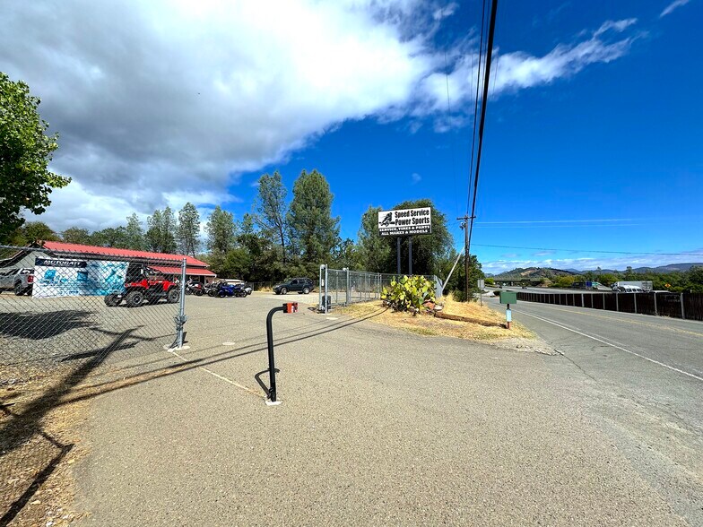 More Photos Of 2900 Cascade Blvd, Shasta Lake Service For Sale