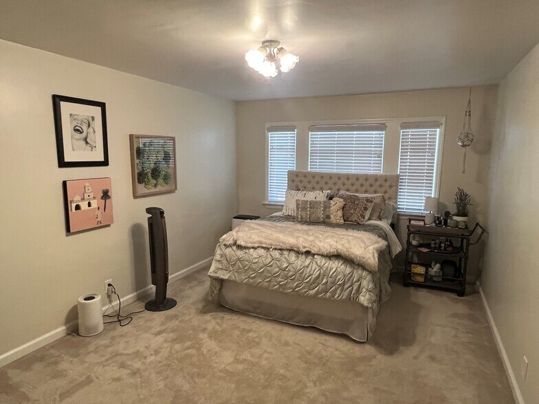 More Photos Of 2729 Byron St, Palo Alto Multifamily For Sale