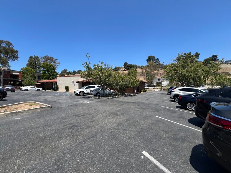 More Photos Of 811-897 Silver Spur Rd, Rolling Hills Estates Unknown For Lease