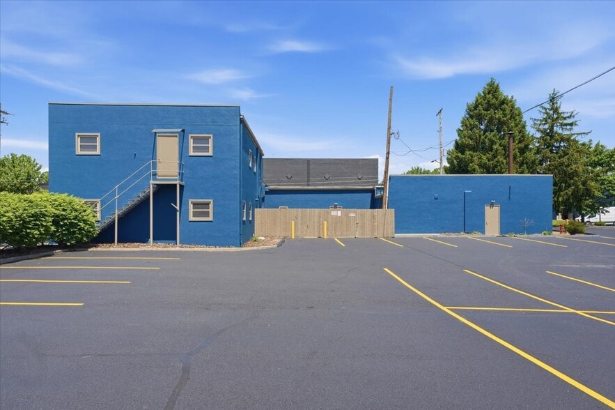 More Photos Of 175 E Broadway Ave, Westerville Office For Lease