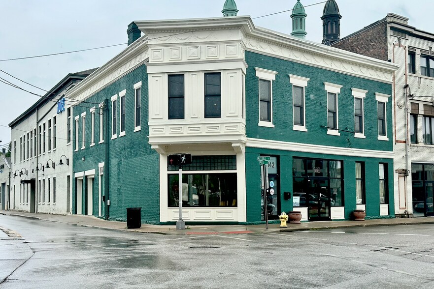 More Photos Of 140-142 W Pike St, Covington Storefront Retail Office For Lease
