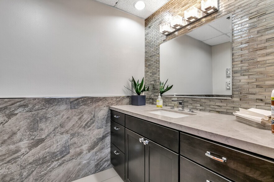 More Photos Of 2860 E Thousand Oaks Blvd, Thousand Oaks Office For Lease