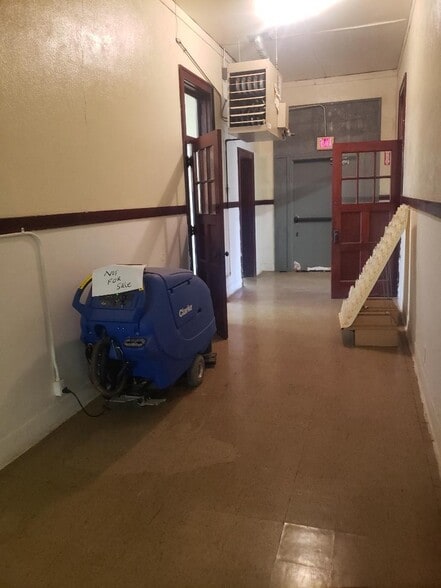 More Photos Of 600 W Pecan St, Altus Religious Facility For Sale