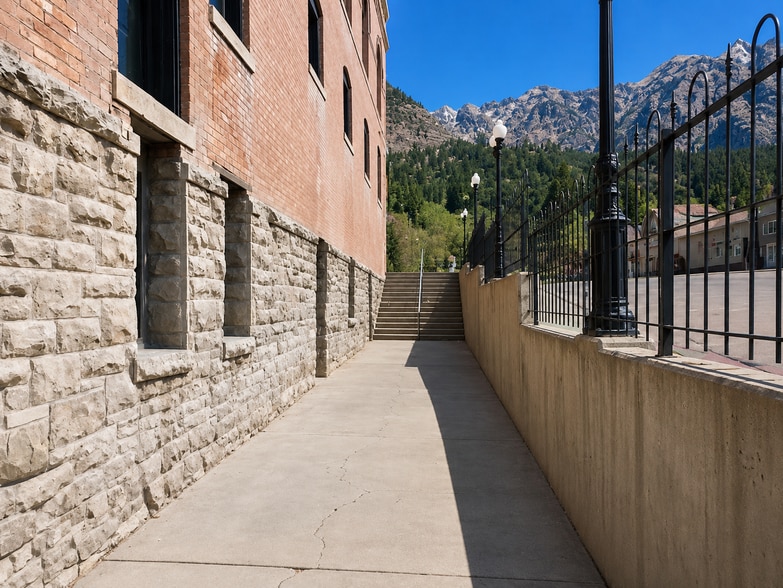 More Photos Of 242 7th Ave, Ouray General Retail For Sale
