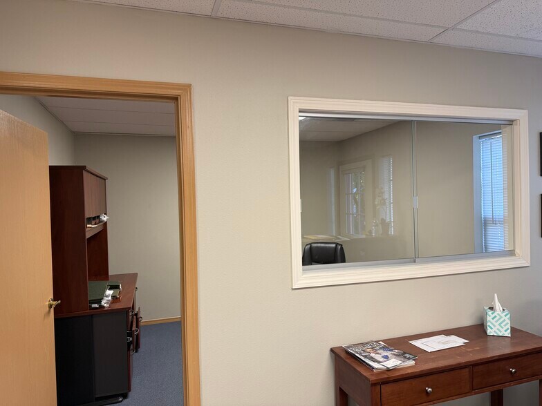 More Photos Of 1919 N Pearl St, Tacoma Office For Sale