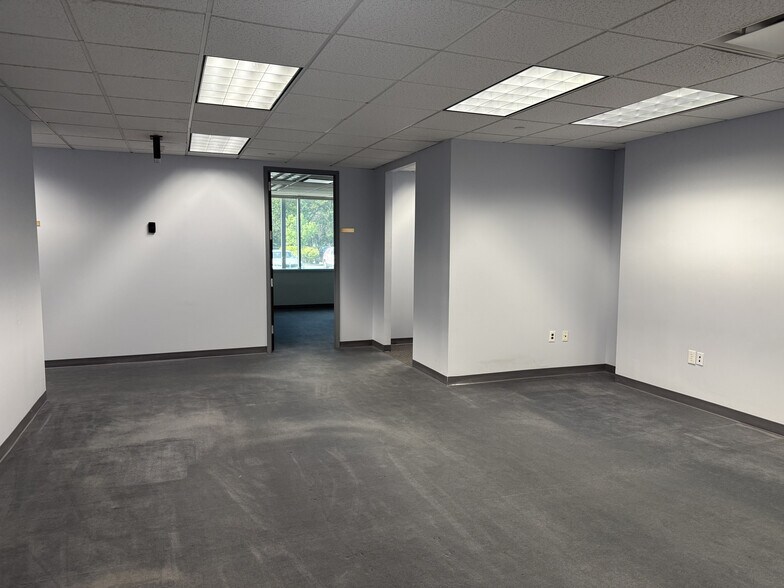 More Photos Of 25 Melville Park Rd, Melville Office For Lease