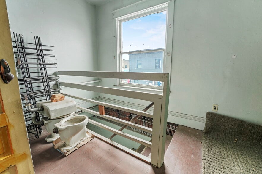 More Photos Of , Spokane General Retail For Sale