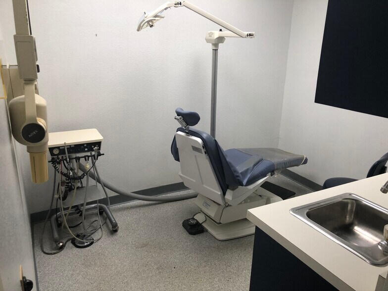 More Photos Of 3417 Tamiami Trl, Port Charlotte Medical For Sale