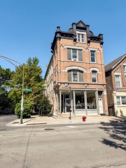 More Photos Of 2100 N Hoyne Ave, Chicago Apartments For Sale