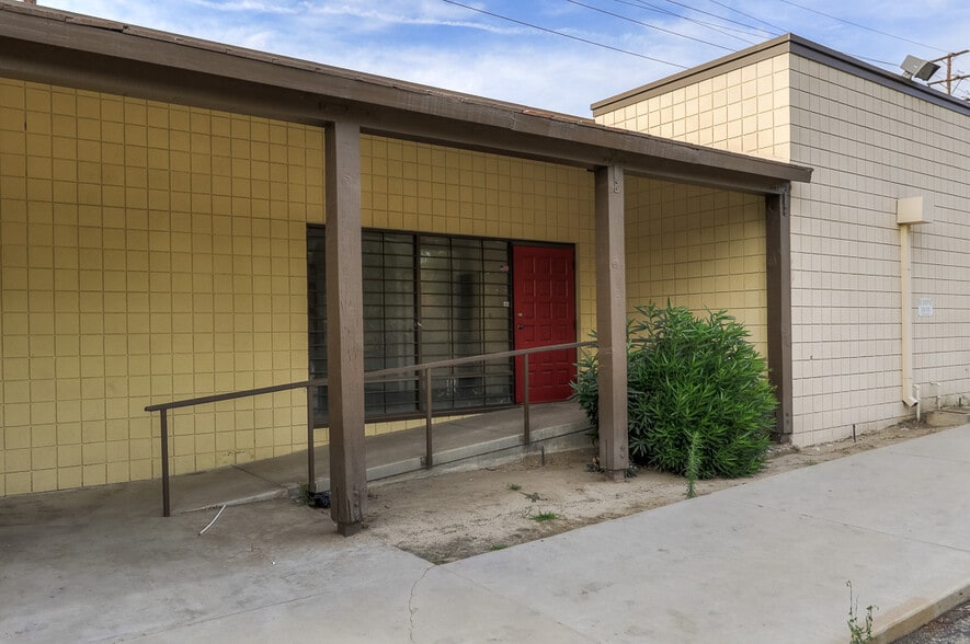 More Photos Of 823 W Colton Ave, Redlands Storefront For Lease