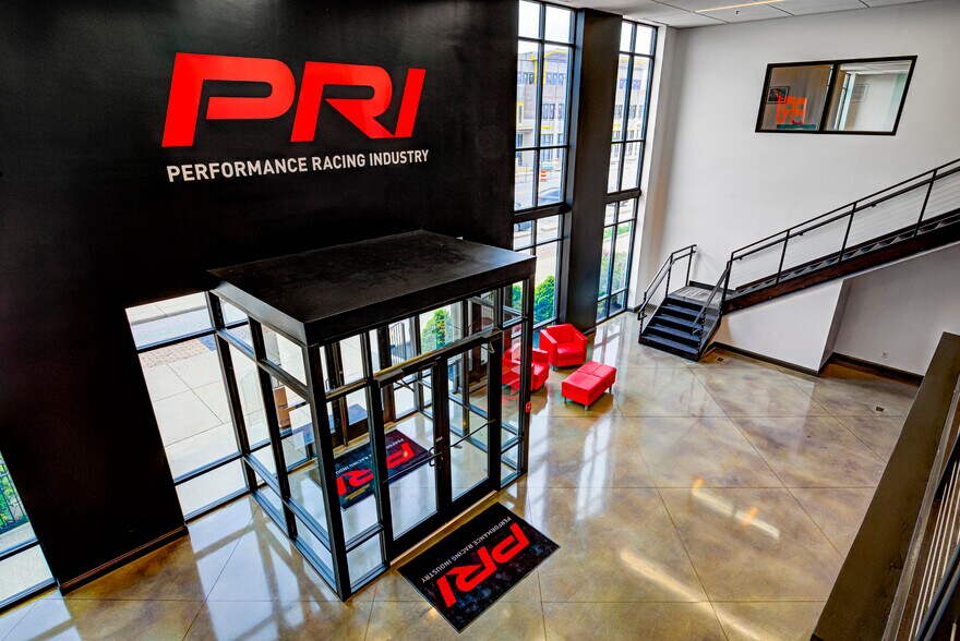 More Photos Of 1255 Main St, Indianapolis Service For Lease