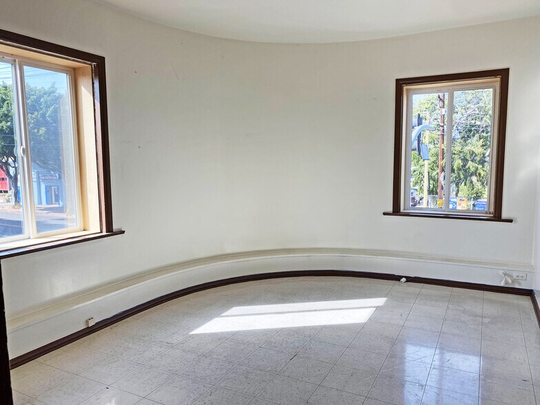 More Photos Of 3000 Whittier Blvd, Los Angeles Medical For Lease