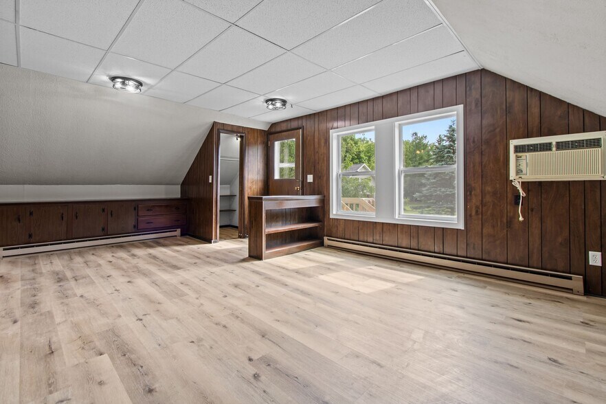 More Photos Of 1903 E Apple Creek Rd, Appleton Apartments For Sale