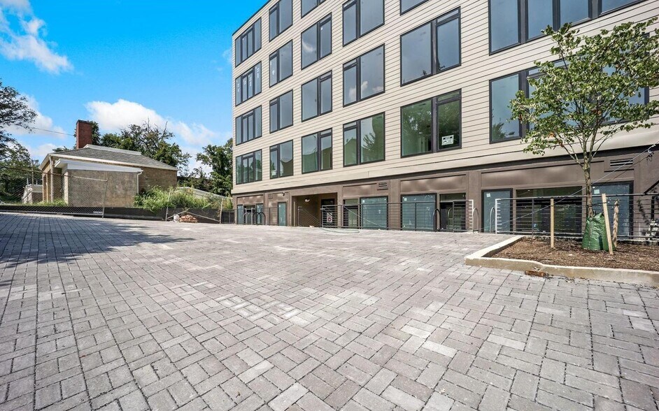 More Photos Of 2027 Rhode Island Ave NE, Washington Apartments For Sale