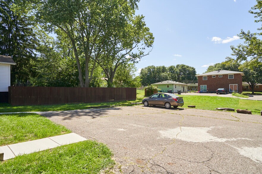 More Photos Of 926 Russell Ave, Akron Apartments For Sale