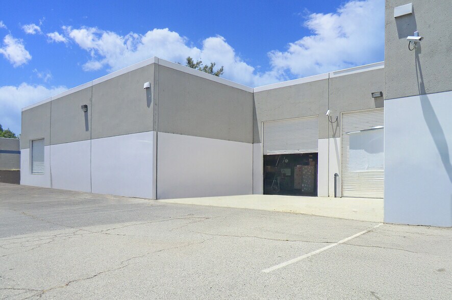 More Photos Of 25028 Avenue Kearny, Valencia Manufacturing For Lease
