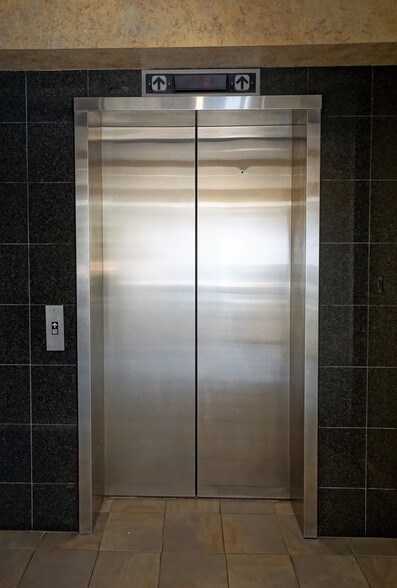 More Photos Of 6 Trafalgar Sq, Nashua Office For Lease