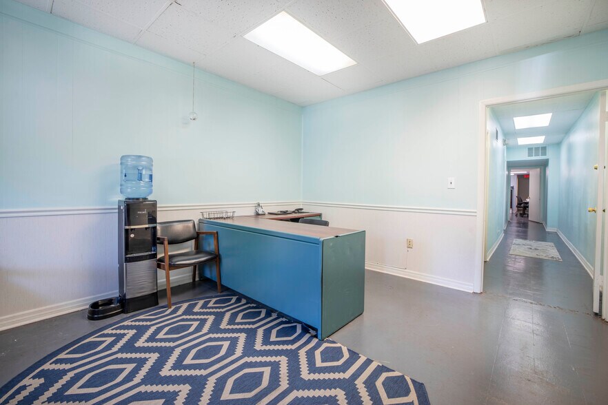 More Photos Of 572 1st Ave N, Saint Petersburg Storefront Retail Office For Lease