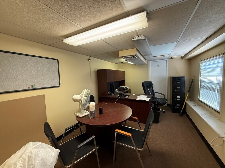 More Photos Of 960 Creek Rd, Bellmawr Food Processing For Lease