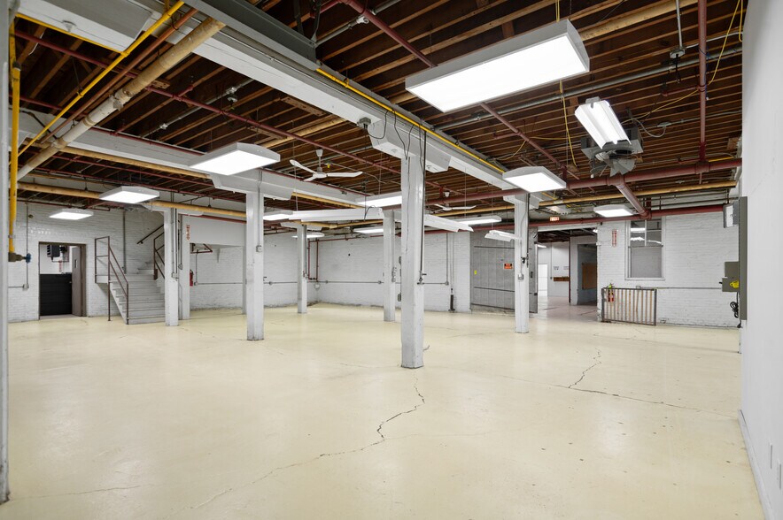 More Photos Of 350 N Center St, Brandon Industrial For Sale