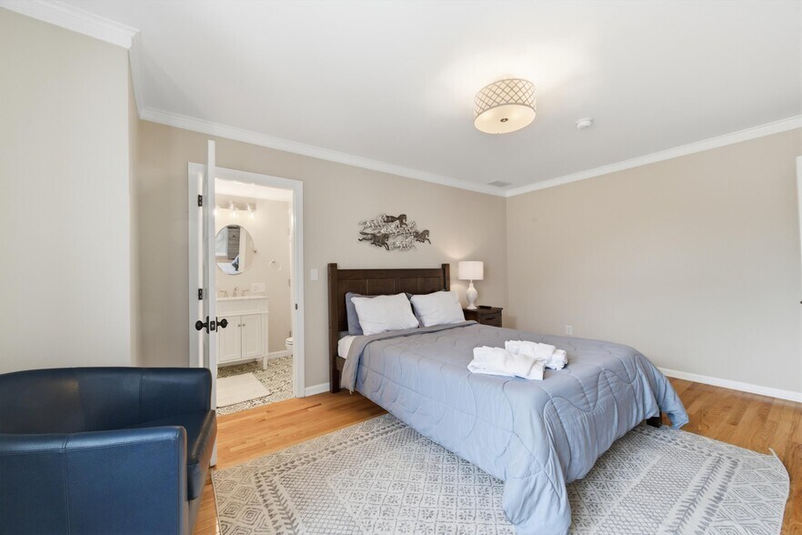 More Photos Of 149 Union Ave, Saratoga Springs Hospitality For Sale