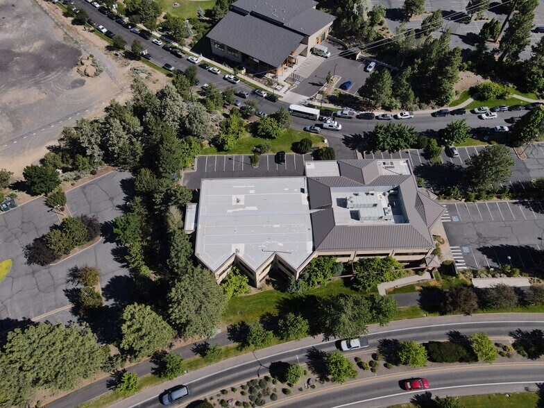More Photos Of 650 SW Columbia St, Bend Medical For Sale