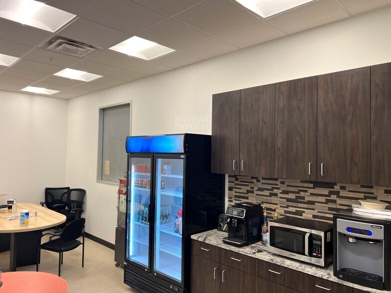 More Photos Of 1505 Volta Dr, Cedar Park Flex For Lease