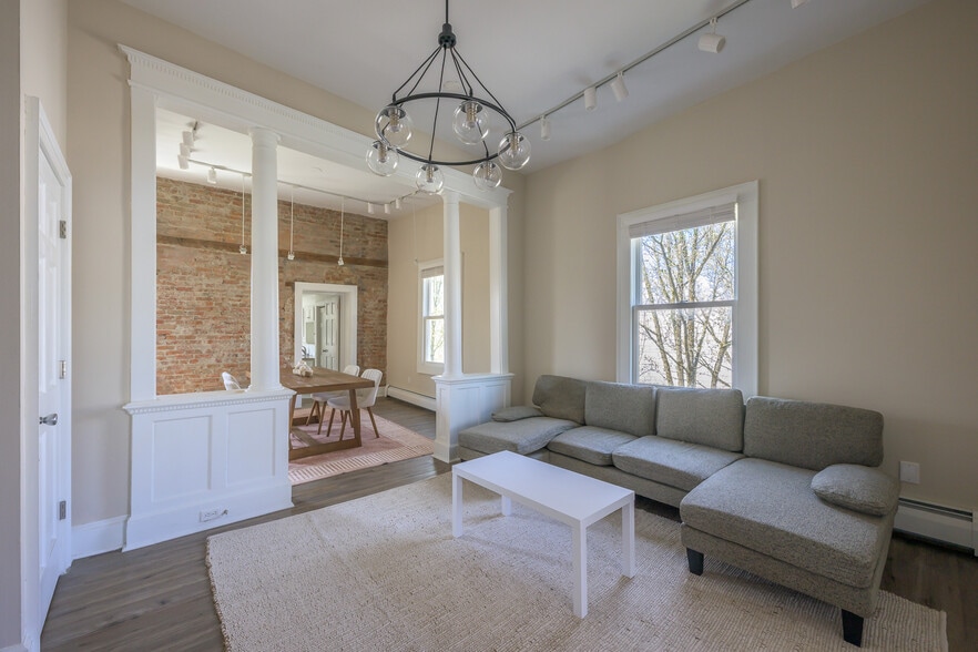 More Photos Of 237 Warren St, Hudson Storefront Retail Residential For Sale