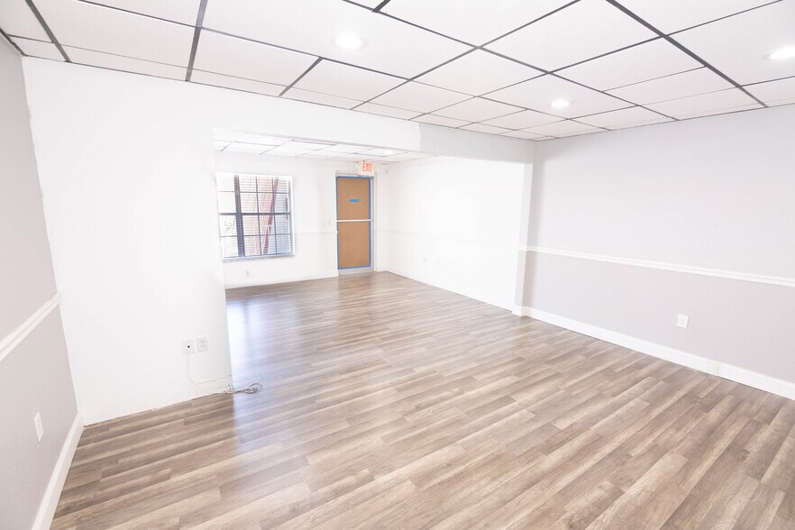 More Photos Of 721 Us Highway 1, North Palm Beach Office For Sale