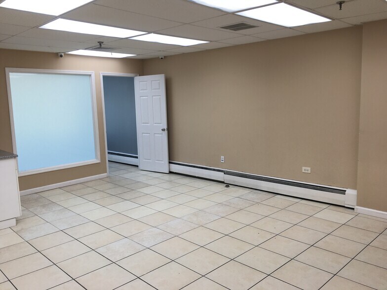 More Photos Of 36-09 Main St, Flushing Medical For Lease