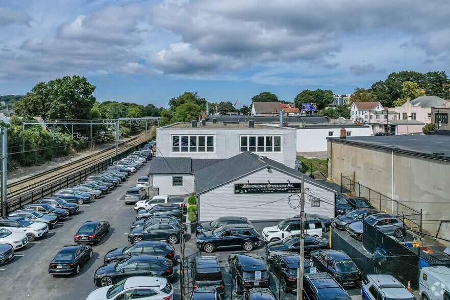 More Photos Of 1217 Hyde Park Ave, Hyde Park Warehouse For Lease