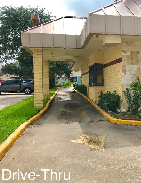 More Photos Of 9205 S Main St, Houston Restaurant For Lease