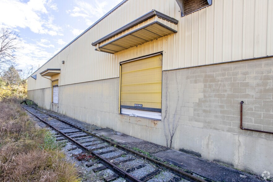 More Photos Of 120 Williamette Ln, Bowling Green Warehouse For Lease