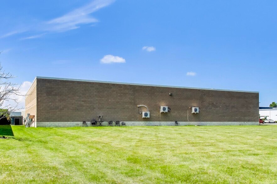 More Photos Of 5511 95th Ave, Kenosha Warehouse For Sale